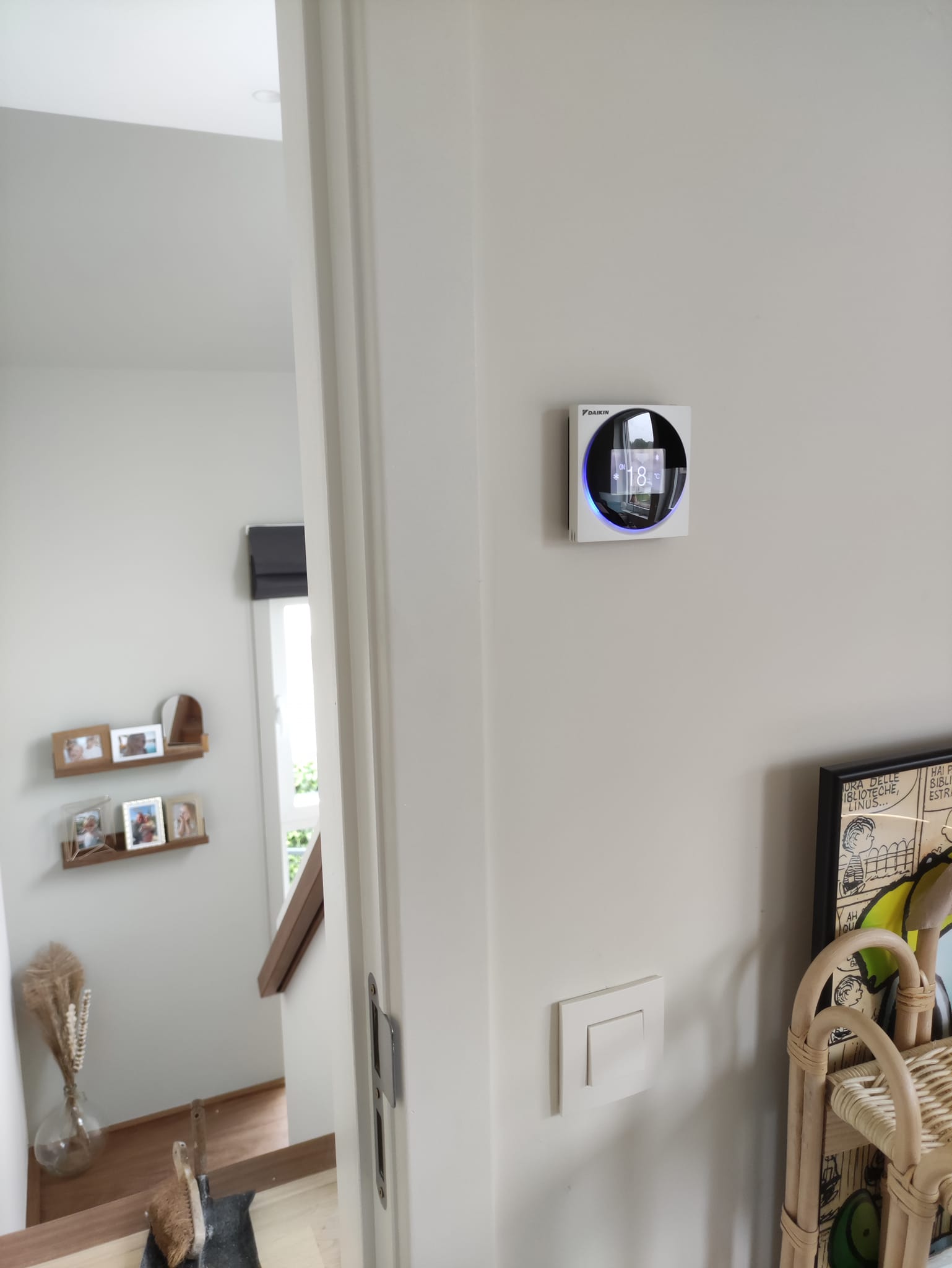 Thermostat intelligent Daikin Madoka contrôle chauffage climatisation domotique maison connectée